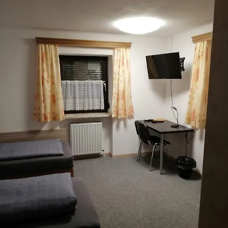 Im Erhardgutl Rum i privatbostad *